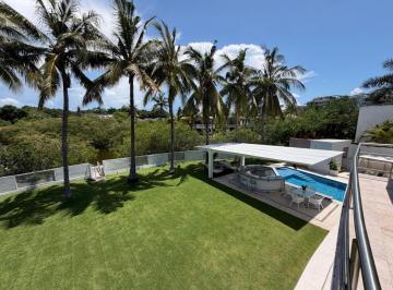 Casa · 631m² · 4 Recámaras · 6 Estacionamientos · Casa en Venta en Flamingos, Nuevo Vallarta, con Muelle.