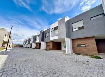 Casa · 164m² · 3 Recámaras · 2 Estacionamientos · Casa en Ubicada en La Radial
