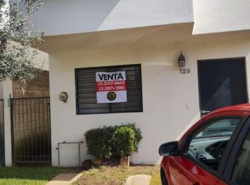 Casa en condominio · 93m² · 3 Recámaras · 2 Estacionamientos · Casa en Venta de 3 Recámaras en El Campestre