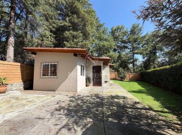 Casa de 2 habitaciones, Valle de Bravo · Casa en Venta con Entorno de Bosque