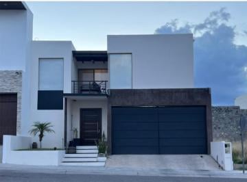 Casa · 245m² · 3 Recámaras · 2 Estacionamientos · Casa - Haciendas del Rejón