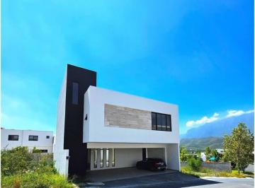 Casa · 425m² · 3 Recámaras · 3 Estacionamientos · Casa Nueva en Venta Castaños del Vergel