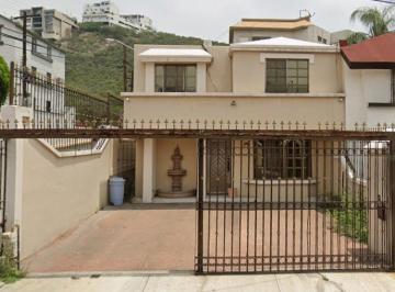 Casa de 3 habitaciones, Monterrey · Venta de Casa en Esquina | Residencial San Jerónimo 1er Sec. | Control de Acceso 24/7