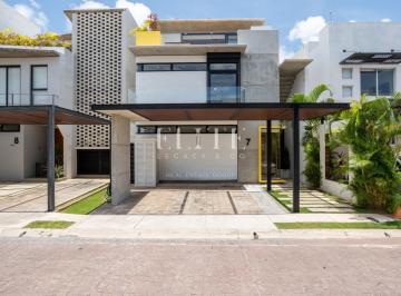 Casa · 250m² · 4 Recámaras · 2 Estacionamientos · Casa de 4 Recámaras en Venta en Residencial Aqua
