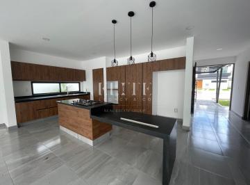 Casa · 247m² · 3 Recámaras · Casa en Renta en Residencial Vía Cumbres