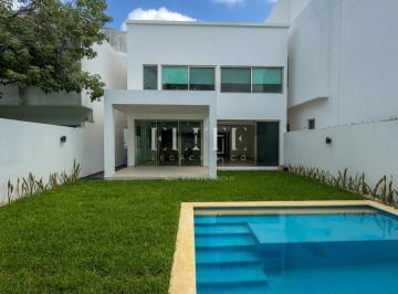 Casa · 230m² · 3 Recámaras · 1 Estacionamiento · Casa de 3 Recámaras en Venta en Residencial Cumbres