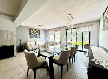 Casa en condominio de 3 habitaciones, Querétaro · Casa en Venta El Refugio Querétaro