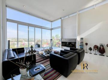 Casa · 400m² · 3 Recámaras · 3 Estacionamientos · Town House en Venta Real de Las Lomas