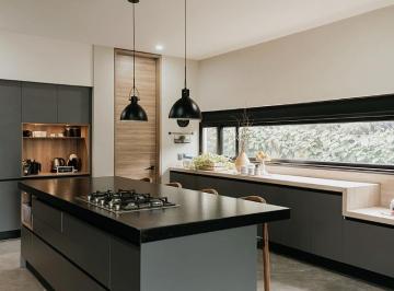 Casa de 3 habitaciones, Tlajomulco de Zúñiga · Casa de Autor en Condominio Atrás de Galerías Santa Anita