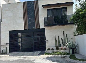 5ce619dcd3e8996f9b279fbccb0273a2ede3aaef3e53db73fcb05c3d9c7d0600 · Casa en Venta Fraccionamiento Privado | Cumbres Madeira Francés