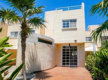 999b96b56aa38bde12e052c0bfe855eb86959bd9a2d539f293144e54cbefd075 · Villa en Puente del Mar con Roof Garden en Acapulco