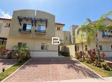 Casa · 185m² · 3 Recámaras · 2 Estacionamientos · Casa en Catania Residencial