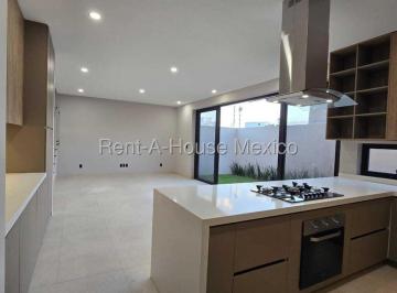 Casa de 4 habitaciones, Querétaro · Casa en Venta en Juriquilla con Recámara en Planta Baja Vm475