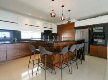 Departamento · 329m² · 2 Recámaras · 2 Estacionamientos · Departamento Amueblado de 2 Recámaras en Venta o Renta en Torre Tzalam Cancún Centro
