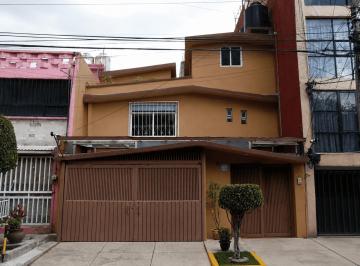 Casa · 275m² · 3 Recámaras · 3 Estacionamientos · Casa en Venta en Lomas de Sotelo - (4)