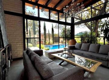 Casa · 690m² · 4 Recámaras · 7 Estacionamientos · Casa en Venta Fraccionamiento Pinar de La Venta