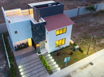 Casa en condominio · 305m² · 4 Recámaras · 2 Estacionamientos · Casa en Venta en Karakal Nuevo Vallarta | 4 Recamaras, Alberca Privada y Rooftop
