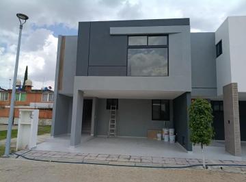 1 · Casa en Venta en Fraccionamiento Residencial de Cuautlancingo, Puebla