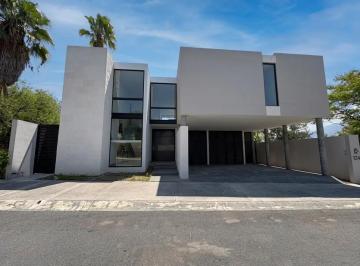 1 · Casa en Venta Los Cristales Zona Carretera Nacional Monterrey