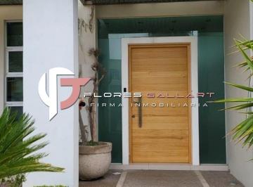 Casa en condominio · 250m² · 3 Recámaras · 2 Estacionamientos · Casa en Venta de un Piso en Coto San Nicolás Al Poniente de La Ciudad P
