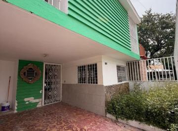 Casa de 4 habitaciones, Zapopan · Casa en Renta 4 Recámaras | Pinar de La Calma