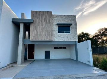 Casa de 3 habitaciones, Victoria · Casa en Venta - Bosques de San Miguel