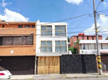 Casa · 226m² · 3 Recámaras · 4 Estacionamientos · Casa en Venta Para Remodelar en Jardines de Santa Mónica, Tlalnepantla