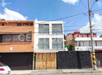 Casa · 226m² · 3 Recámaras · 4 Estacionamientos · Casa en Venta Para Remodelar en Jardines de Santa Mónica, Tlalnepantla