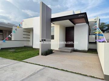 8c727f44cb77b3f54c3efa279a99062859e892bbaf1a02b2a08f64532c083c65 · Casa en Venta en Tequisquiapan en El Fracc. Las Kintas. Belen