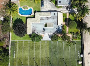 Casa · 434m² · 3 Recámaras · 9 Estacionamientos · Casa con Enorme Terreno y Cancha Deportiva en Alfredo V. Bonfil