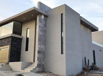 Casa · 390m² · 4 Recámaras · 3 Estacionamientos · Casa Venta Cañada del Refugio Sur, León, Guanajuato
