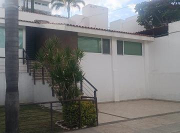 Casa · 195m² · 3 Recámaras · 2 Estacionamientos · Casa en Venta o Renta en Gran Jardín, León, Guanajuato