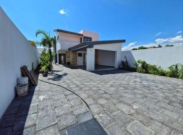 Casa de 4 habitaciones, San Pedro Cholula · Hermosa Residencia en Renta Ubicada en Momoxpan, a 2 Minutos de Explanada