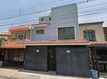 Casa de 4 habitaciones, San Pedro Tlaquepaque · Venta de Casa en La Calle Emiliano Zapata en San Pedro Tlaquepaque.