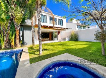 Venta de casa en Paraíso Country Club. REMAX For Sale · Venta de Casa en El Club de Golf Paraíso Country, Zapata, Morelos…clave 4789