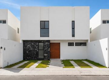 Casa de 4 habitaciones, Corregidora · Casa Nueva en Santa Fe · 180 m² · 3 Recámaras + Estudio · Entrega Inmediata