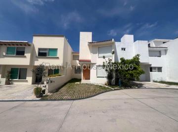 Casa en condominio de 3 habitaciones, Querétaro · Casa en Renta en Edén Coto Club, Milenio III con Amenidades
