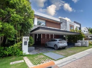 Casa · 469m² · 5 Recámaras · 3 Estacionamientos · Casa de 5 Recámaras en Venta en Residencial Cumbres