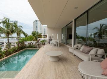 Casa · 701m² · 4 Recámaras · 5 Estacionamientos · Casa de 4 Recámaras en La Marina Puerto Cancún