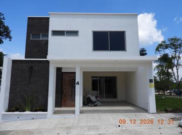 Casa de 3 habitaciones, Coatepec · Nueva 3 Recamaras Fracc, San Miguel Cerac de Bodega Aurrera y Centro