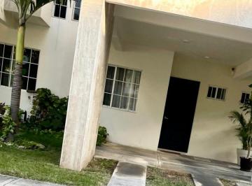 Casa de 3 habitaciones, Solidaridad · Casa en Venta en Selvanova
