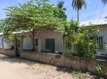 Casa de 3 habitaciones, Tonalá · Venta de Propiedad en La Costa de Puerto Arista, Chiapas