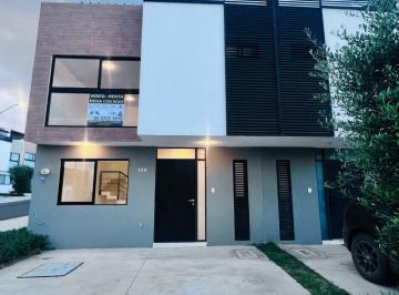 Casa en condominio de 3 habitaciones, El Marqués · Linda Casa de 3 Recamaras, Roof Garden Privado y Amenidades en Zizana, Zakia, Queretaro.