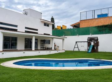 Casa de 4 habitaciones, Jiutepec · Espectacular Casa con Gran Jardín, Alberca y Bungalow Independiente | 4 Recámara