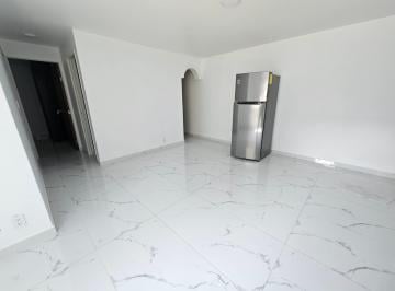 Sala y comedor · Departamento en Venta en Cdmx, Excelente Ubicación Cerca de Metro Politécnico