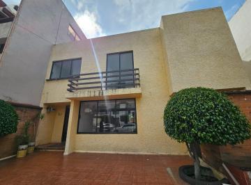 Casa · 222m² · 3 Recámaras · 3 Estacionamientos · Casa en Renta en Jardines de La Florida, en Conjunto Cerrado