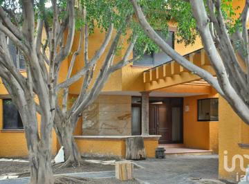 Casa · 373m² · 3 Recámaras · 2 Estacionamientos · Casa Residencial en Jurica