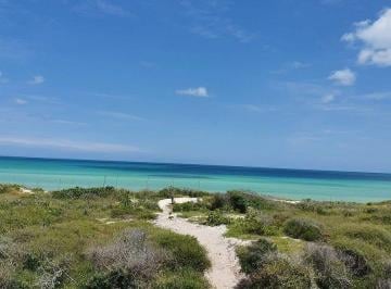 205ea3d1774a247b5142f024316456fb2772a34098c430efde185fc86043f278 · Terreno de 900 m² Frente Al Mar de Sisal en Venta