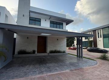 Casa de 4 habitaciones, Benito Juárez · Casa en Venta y Renta en Residencial Lagos del Sol, Cancún