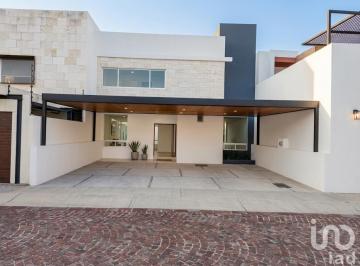 Casa · 280m² · 3 Recámaras · 3 Estacionamientos · Casa Nueva en Venta en Cumbres de Lago Juriquilla Queretaro